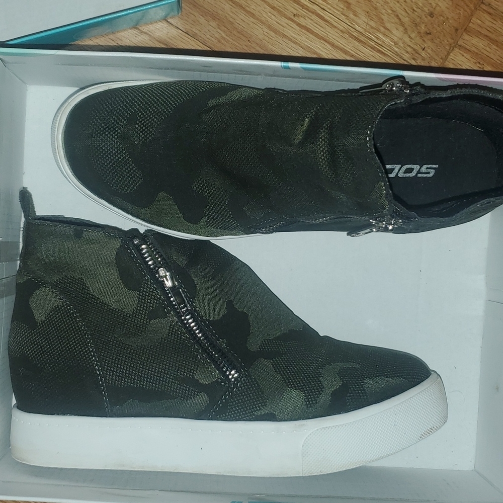 Green camo wedges 7.5